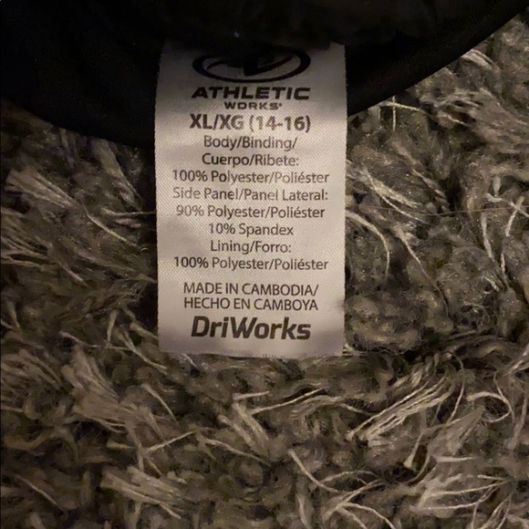 black athletic shorts - Picture 3 of 3